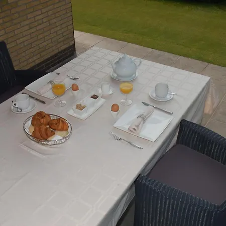 Bed & Breakfast Bloemenweelde Kortrijk