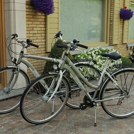 Bloemenweelde Bed & Breakfast 2*